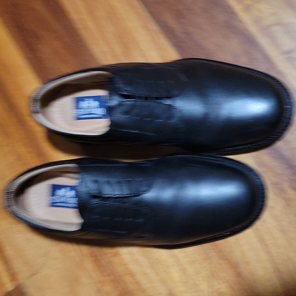 Stafford men's dress shoes size 8